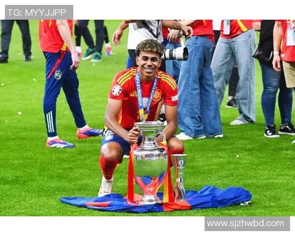 从球场到梦想顶峰,足球明星的成长之路与奋斗精神